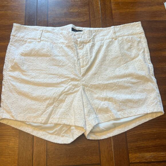 Torrid White Eyelet Plus Size Shorts 26 Crochet
Lace Embroidered - Picture 5 of 11